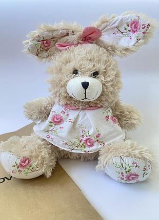 Мʼяка плюшева іграшка ніжна плюшева зайка в сукні cuddles collection від card factory заєць зая зайчик зайченятко кролик мягкая плюшевая игрушка заяц