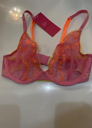 Яскравий бюстгальтер з вишивкою m&s b by boutique