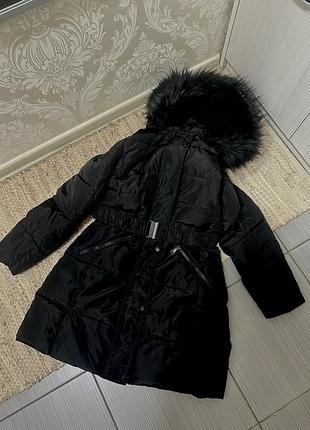 Чорна подовжена курточка з поясом