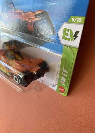 Машинка хот вілс voltage spike hot wheels 2026 3