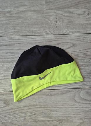 Женская беговая термошапка nike dri-fit running beanie