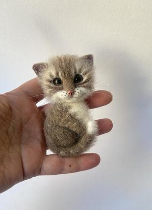 Брошка котик валяна з вовни