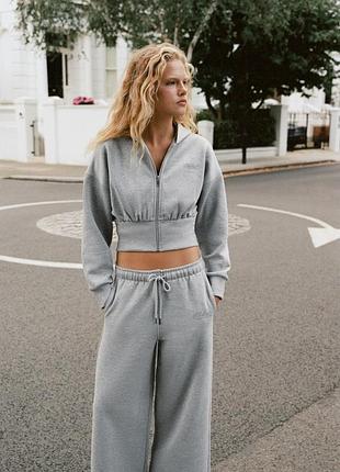 Худі жіноче сіре блискуче укорочене zara new