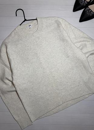 Светрик беж uniqlo