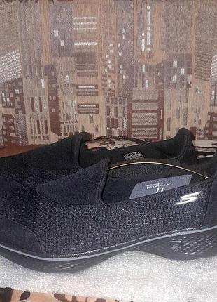 Кросівки жіночі skechers чорні, розмір 41