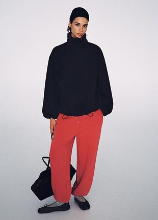 Технічна жіноча чорна куртка-бомбер zara new