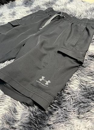Шорти бренду under armour, оригінал, розмір s 2