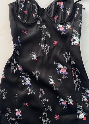 Коротка чорна сукня від h&m
