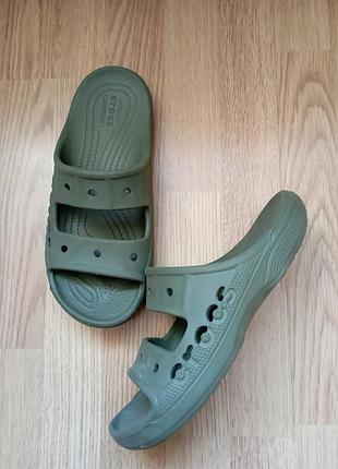 Шльопанці чоловічі crocs хакі