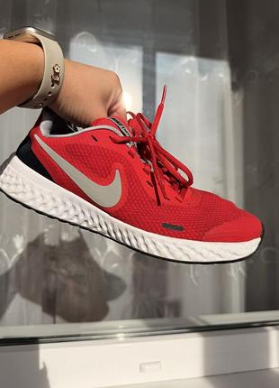 Кросівки жіночі nike червоні, розмір 38.5, довжина устілки 24 см