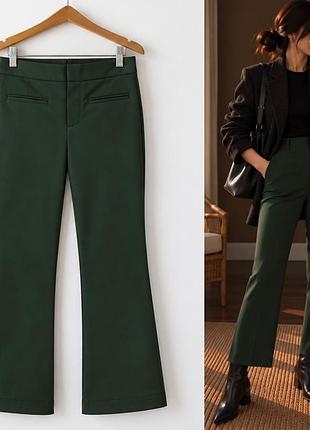 Zara — укорочені брюки прямого крою темно-зеленого кольору