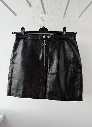 Шкіряна спідниця міні h&m divided з блискавкою / екошкіра / розмір m (38)