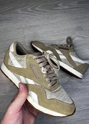Кросівки жіночі reebok classic nylon бежеві 37,5 24см