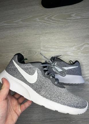 Кросівки чоловічі nike tanjun сірі, розмір 43 (28 см)