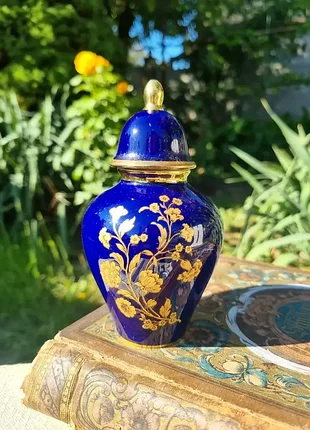 Розкішна старовинна імбирна банка, чайниця, імбирниця
