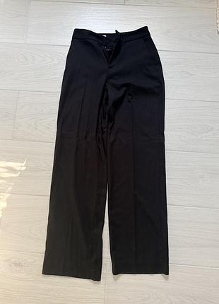 Чорні класичні брюки zara, розмір xs .