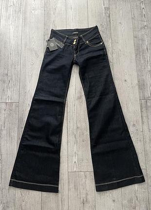 Новые брендовые джинсы versace, оригинал, размер 34 (расклешенные)