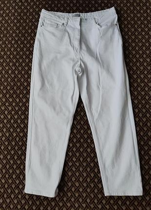 Жіночі білі джинси фасону mom fit