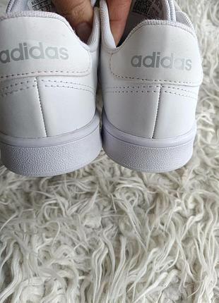 Кросівки дитячі бренду adidas . 3