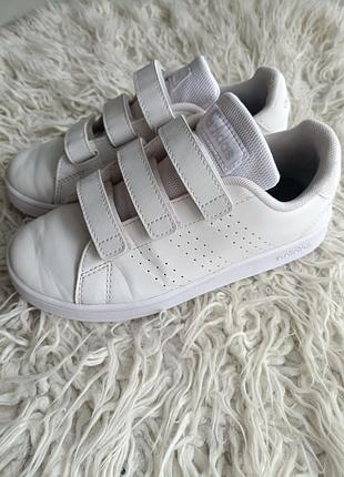 Кросівки дитячі бренду adidas .