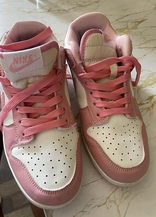 Кросівки жіночі nike рожево-білі, розмір 37.5