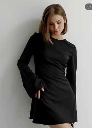 Коротка жіноча сукня serpen' чорна, розмір xs, з костюмної тканини