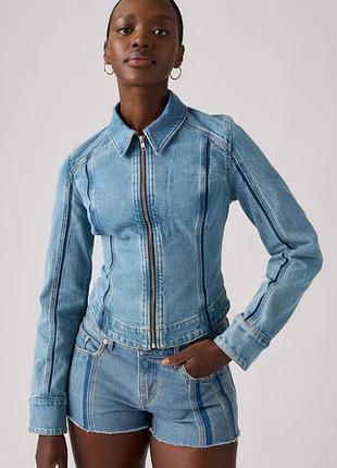 Жіноча джинсова куртка levi's на блискавці