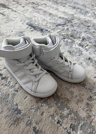 Черевики - кросівки adidas білі