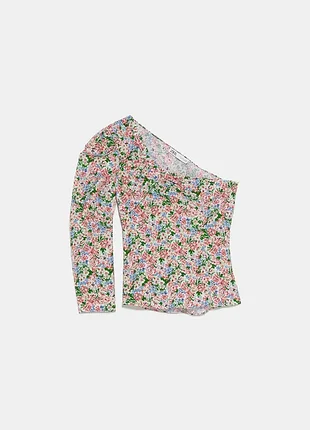 Асимметричный женский топ блуза на одно плечо с цветочным принтом от бренда zara