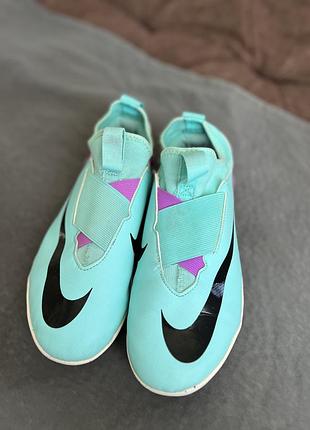 Сороконіжки, копи nike 4