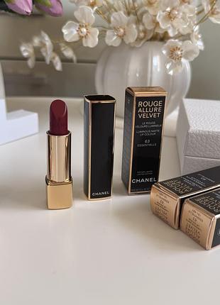 Матова помада rouge allure velvet  63 essentielle