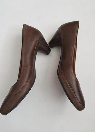 Шкіряні туфлі clarks 4