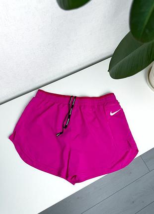 Спортивні шорти nike