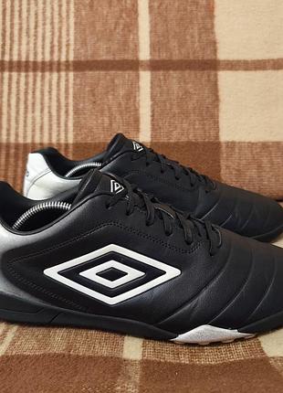 Футбольная обувь сороканижки umbro