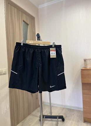 Спортивні шорти nike чорні, розмір l, нові з етикетками