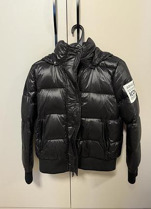 Зимова куртка armani