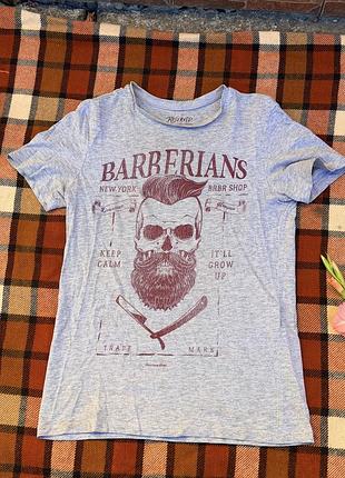 Крутая серая футболка с принтом barberians от reserved