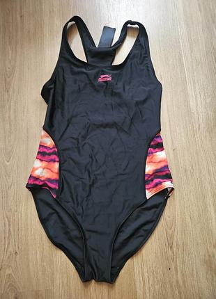 Фирменный спортивный слитный купальник slazenger