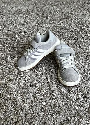 Замшеві кросівки adidas campus 33 розміру