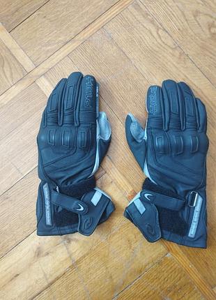 Моторукавиці held