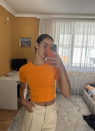 Вкорочена помаранчева футболка zara 🧡