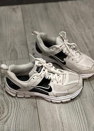 Кросівки nike vomero 5