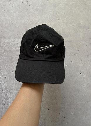 Чорна кепка  бейсболка nike
