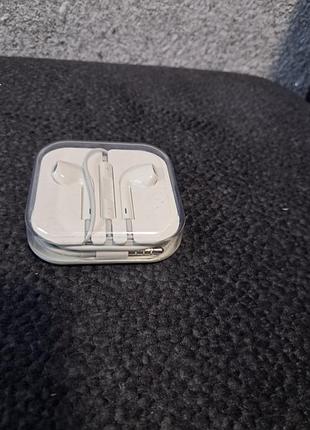 Белые проводные наушники-вкладыши apple earpods 3,5 разъем