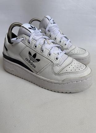 Шкіряні кросівки adidas