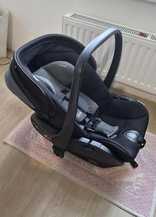 Автокрісло chicco first-seat recline i-size від народження до 15 місяців