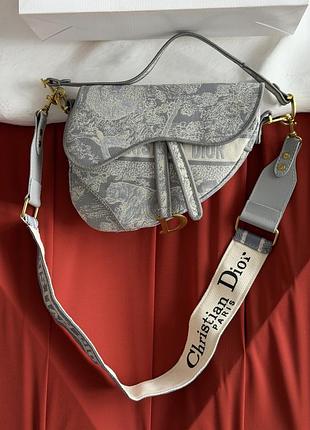 Жіноча сумка dior saddle bag світло-сірий тигр через плечі крістіан діор сідло