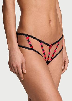 Відкриті трусики чики victoria's secret з аплікацією