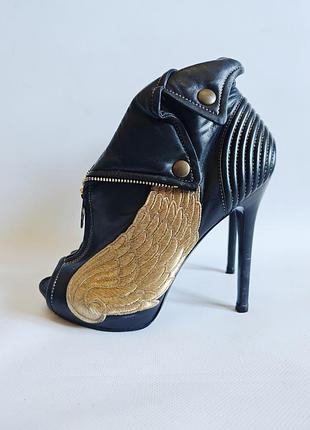 Босоніжки ботильйони alexander mcqueen з крилами