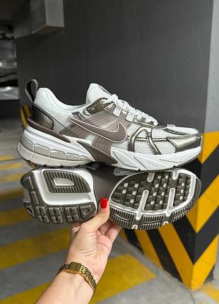 Кросівки nike v2k run mink brown